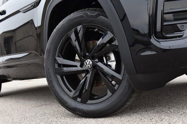 New 2026 Volkswagen Atlas Cross Sport SEL R-Line image 3