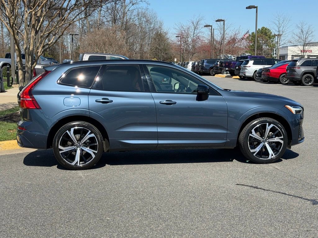 Used 2024 Volvo XC60 B5 Ultimate w/ Protection Package Premier image 6