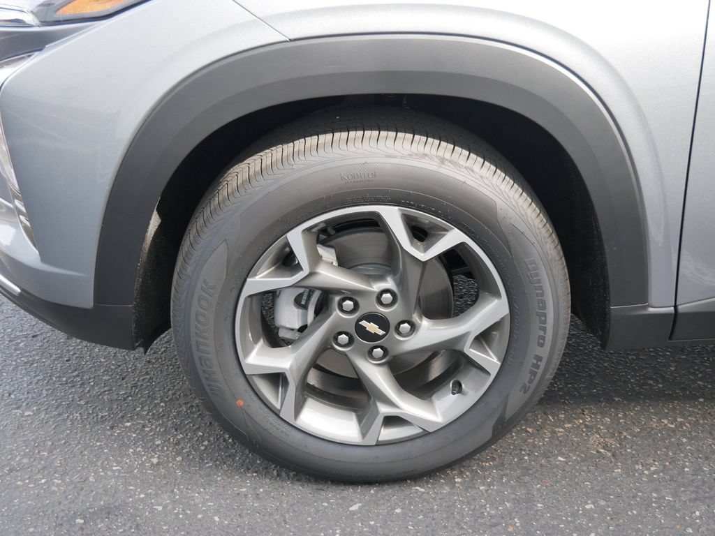 New 2026 Chevrolet Trax LT w/ Sunroof Package FWD image 12