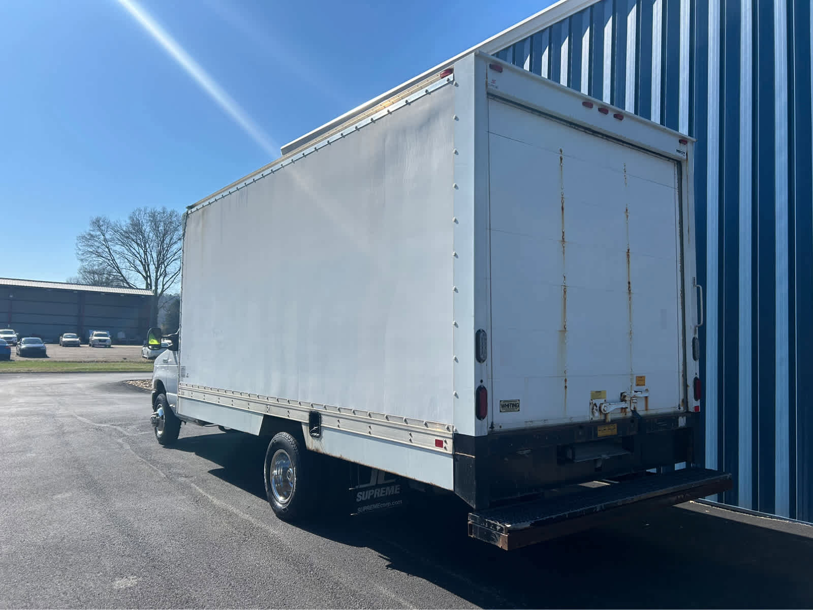 Used 2017 Ford E-450 and Econoline 450 Super Duty RWD image 3