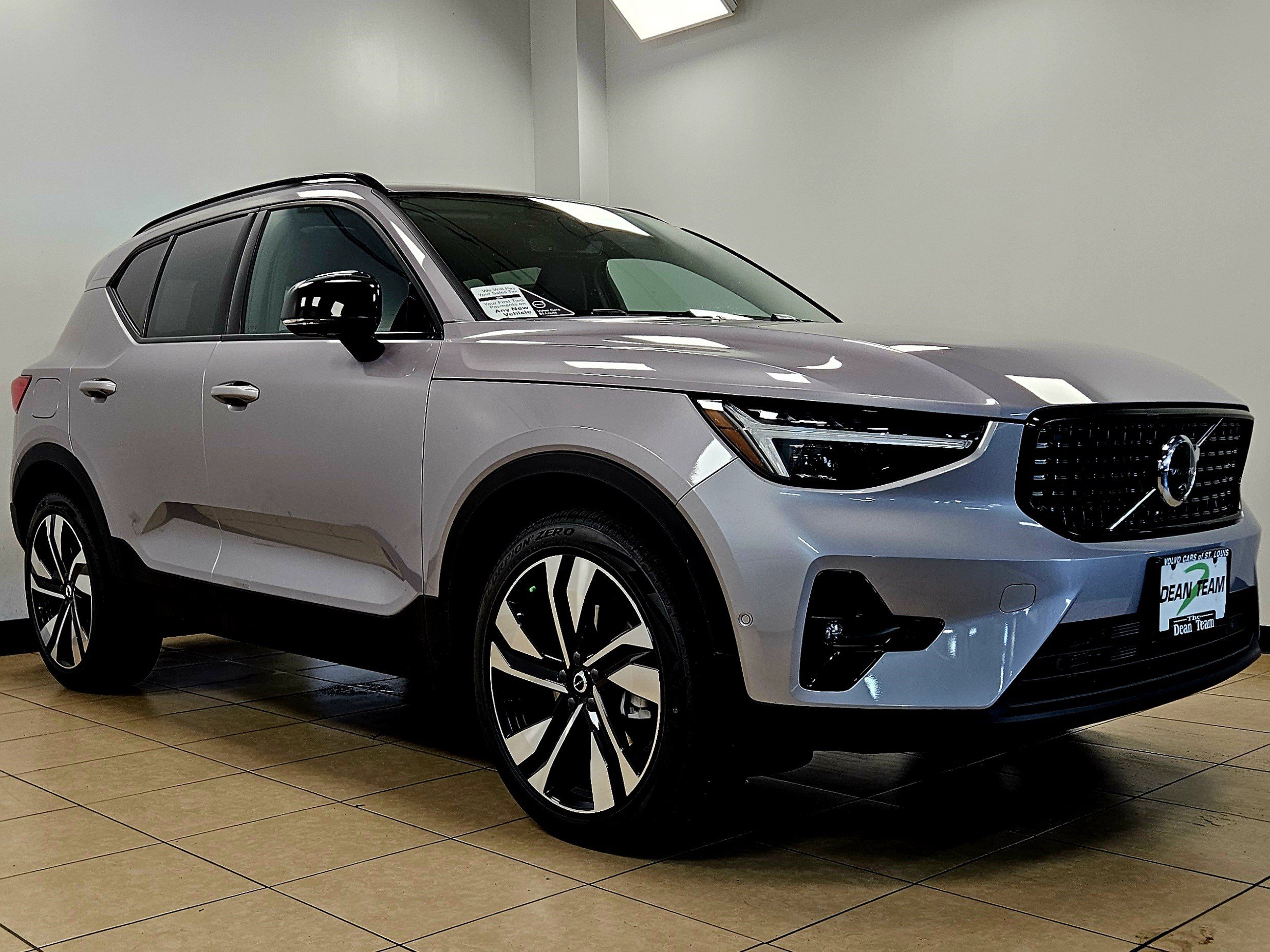 New 2026 Volvo XC40 B5 Plus w/ Climate Package AWD/4WD image 3