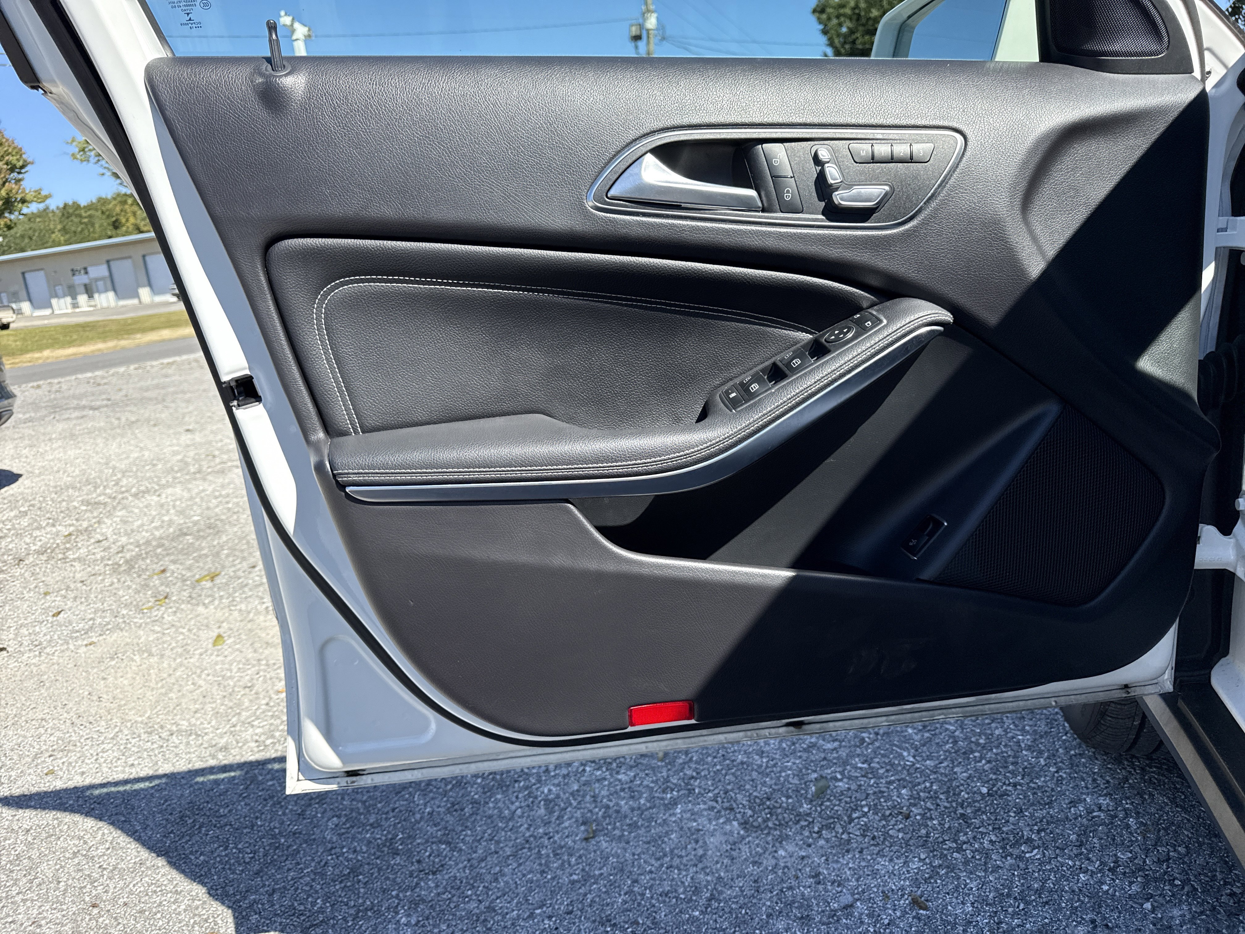 Used 2019 Mercedes-Benz GLA 250 4MATIC image 32