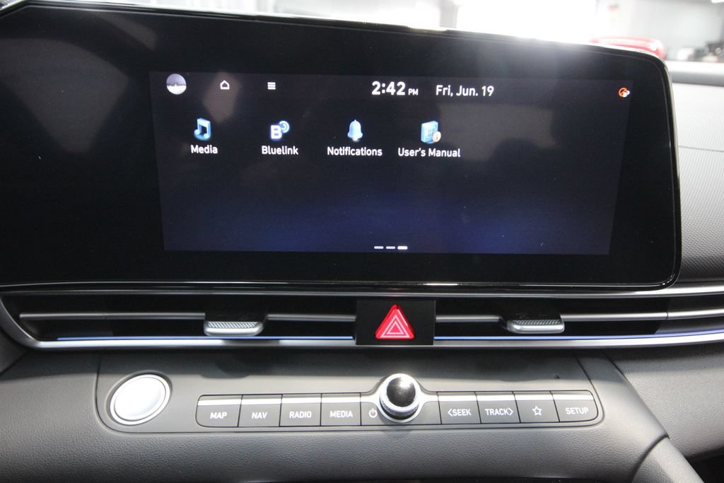 Used 2025 Hyundai Elantra SEL FWD image 19