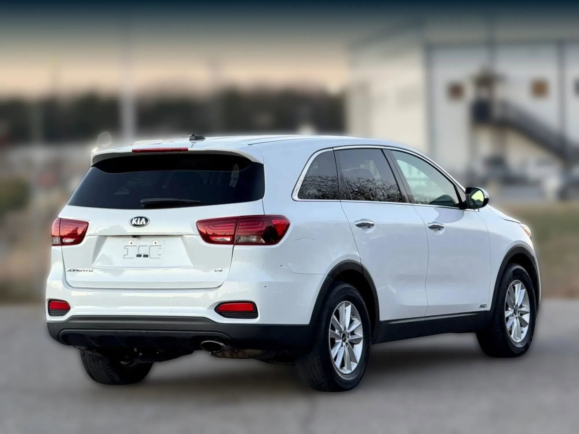 Used 2019 Kia Sorento LX image 9