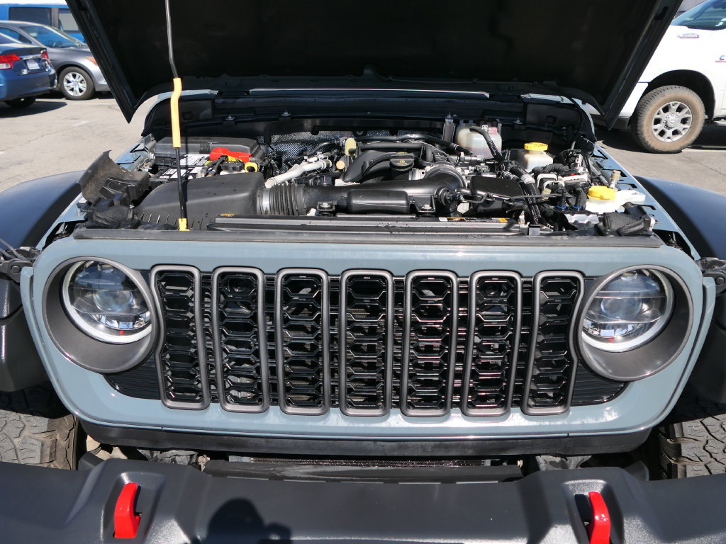 Used 2024 Jeep Wrangler Unlimited Rubicon AWD/4WD image 24