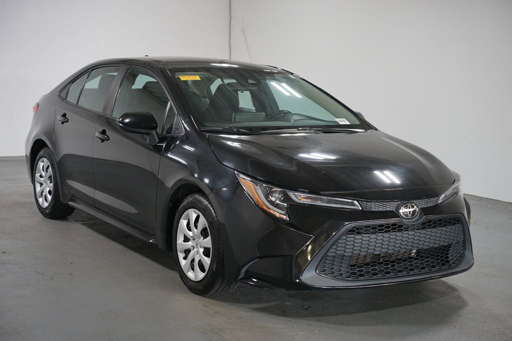 Certified 2021 Toyota Corolla LE image 3