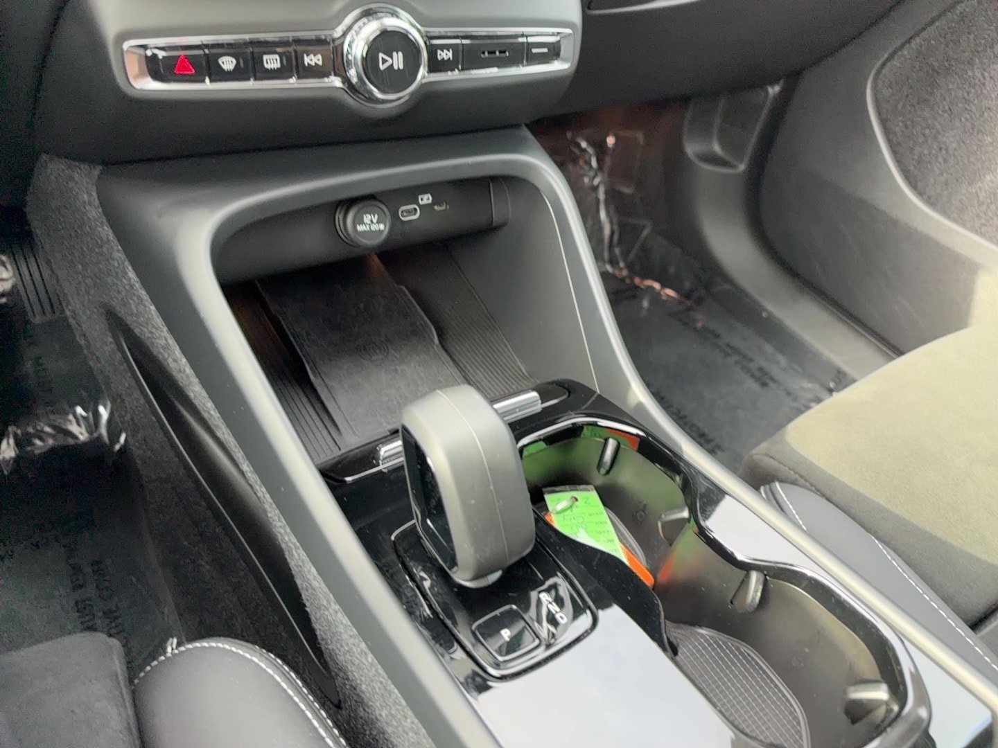 Certified 2023 Volvo C40 P8 Recharge Plus w/ Climate Package AWD/4WD image 25