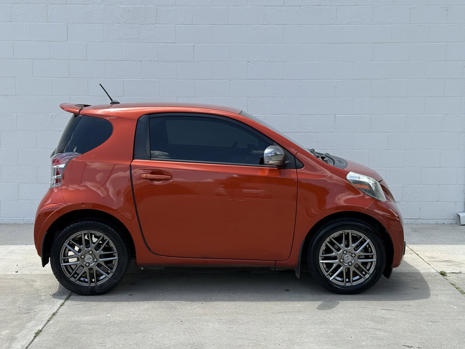 Used 2012 Scion iQ w/ Rear Speaker Pkg FWD image 4