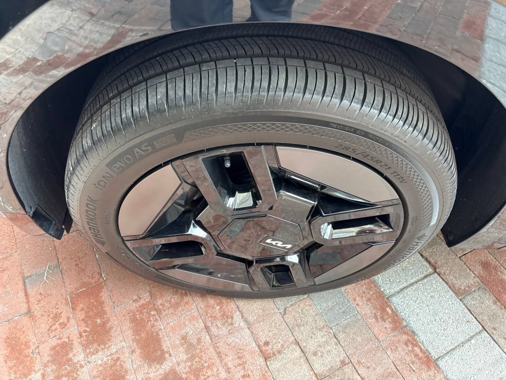 Certified 2024 Kia EV9 GT-Line AWD/4WD image 9