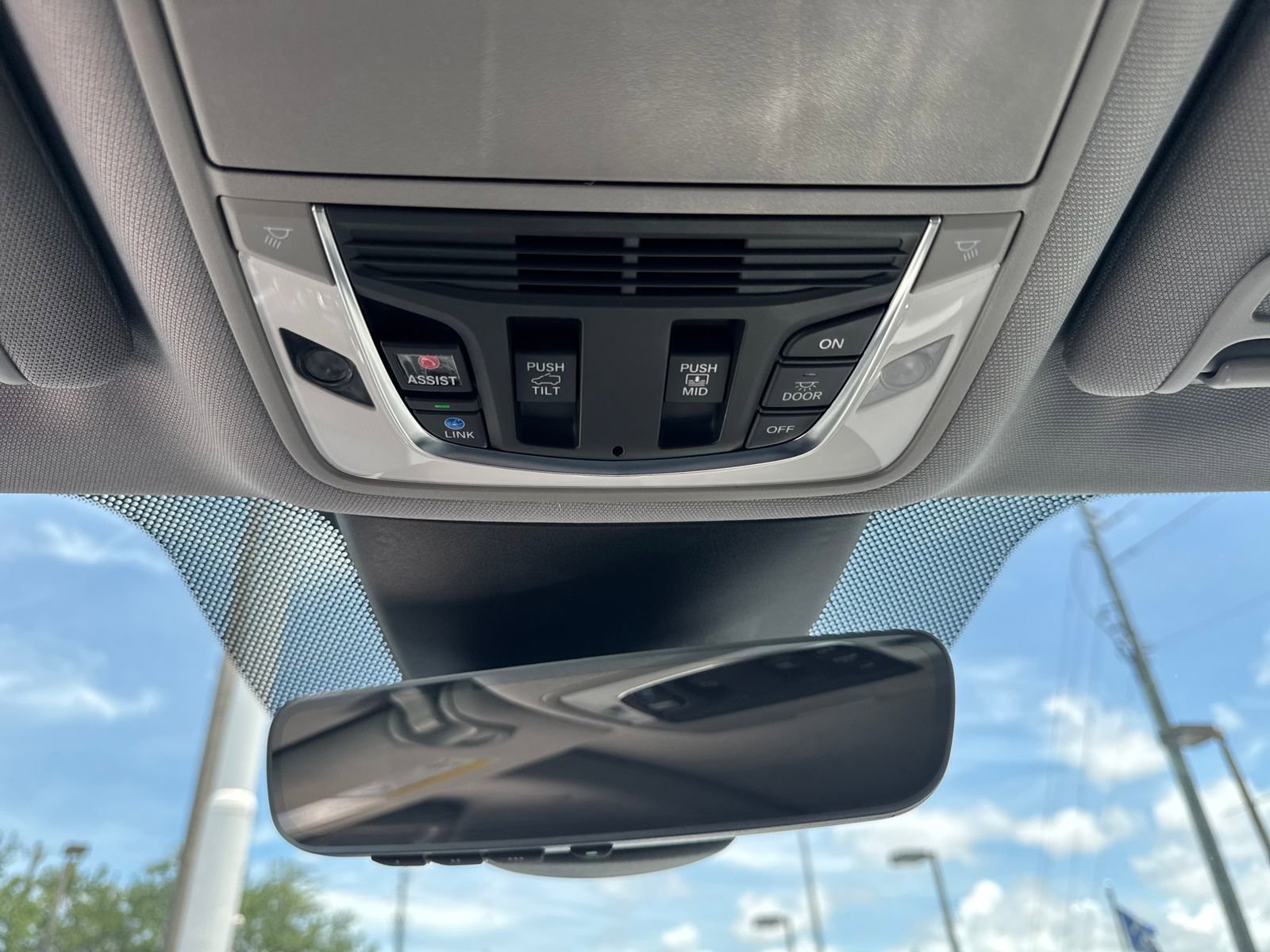 Used 2023 Acura MDX SH-AWD w/ Technology Package image 35