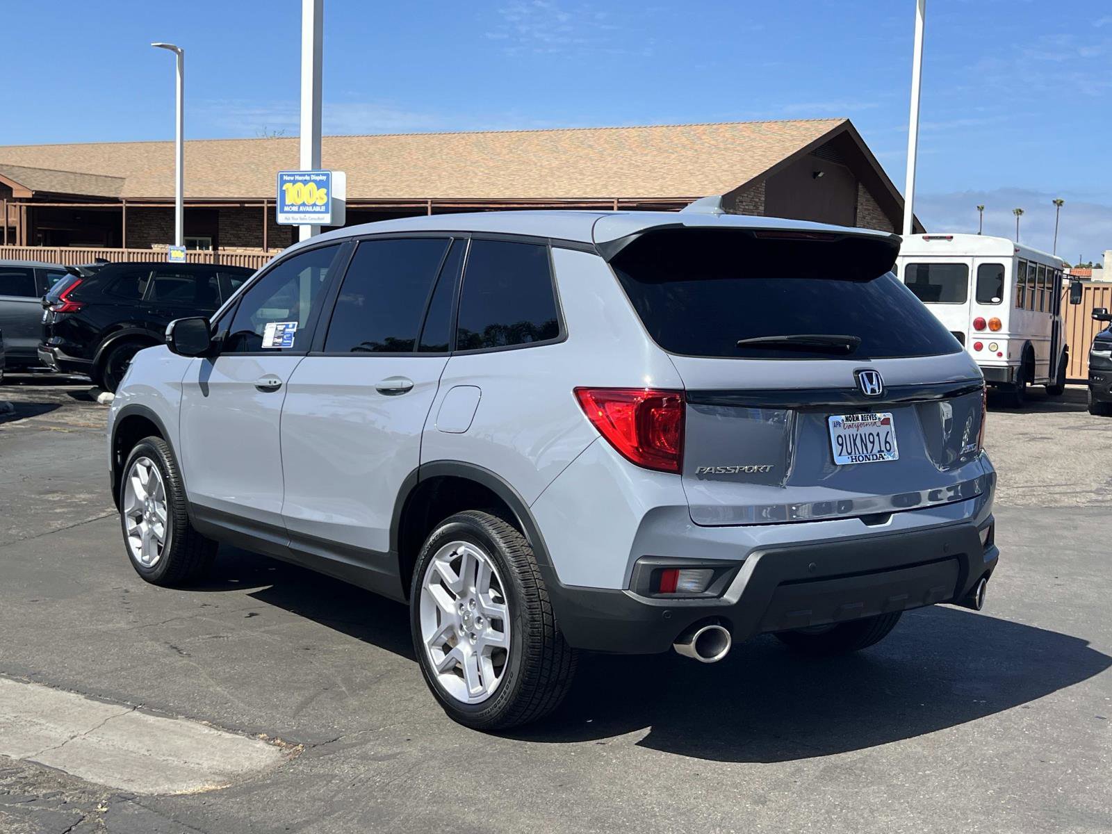 Certified 2025 Honda Passport EX-L image 3
