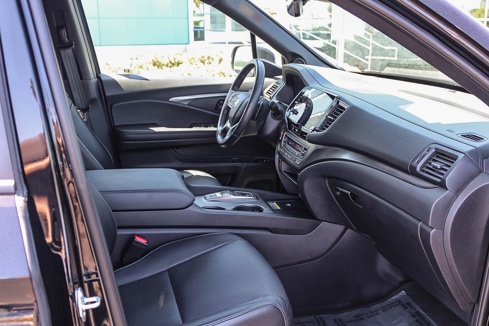 Used 2025 Honda Passport EX-L image 18