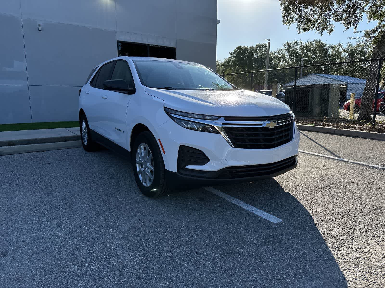 Used 2023 Chevrolet Equinox LS w/ LS Convenience Package FWD image 11