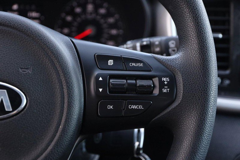 Used 2017 Kia Sorento L image 12