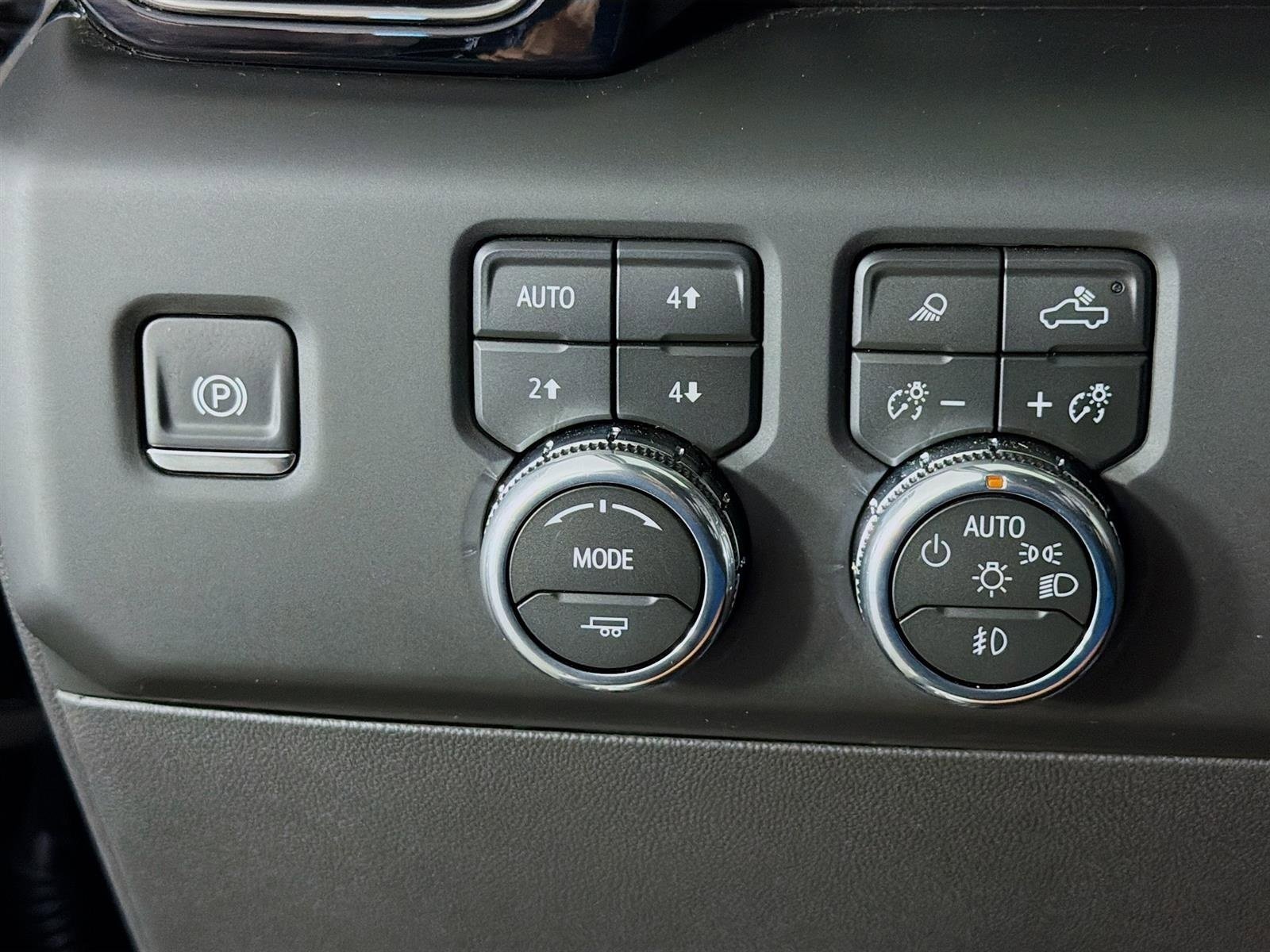 Used 2026 GMC Sierra 1500 AT4 w/ Technology Package image 10