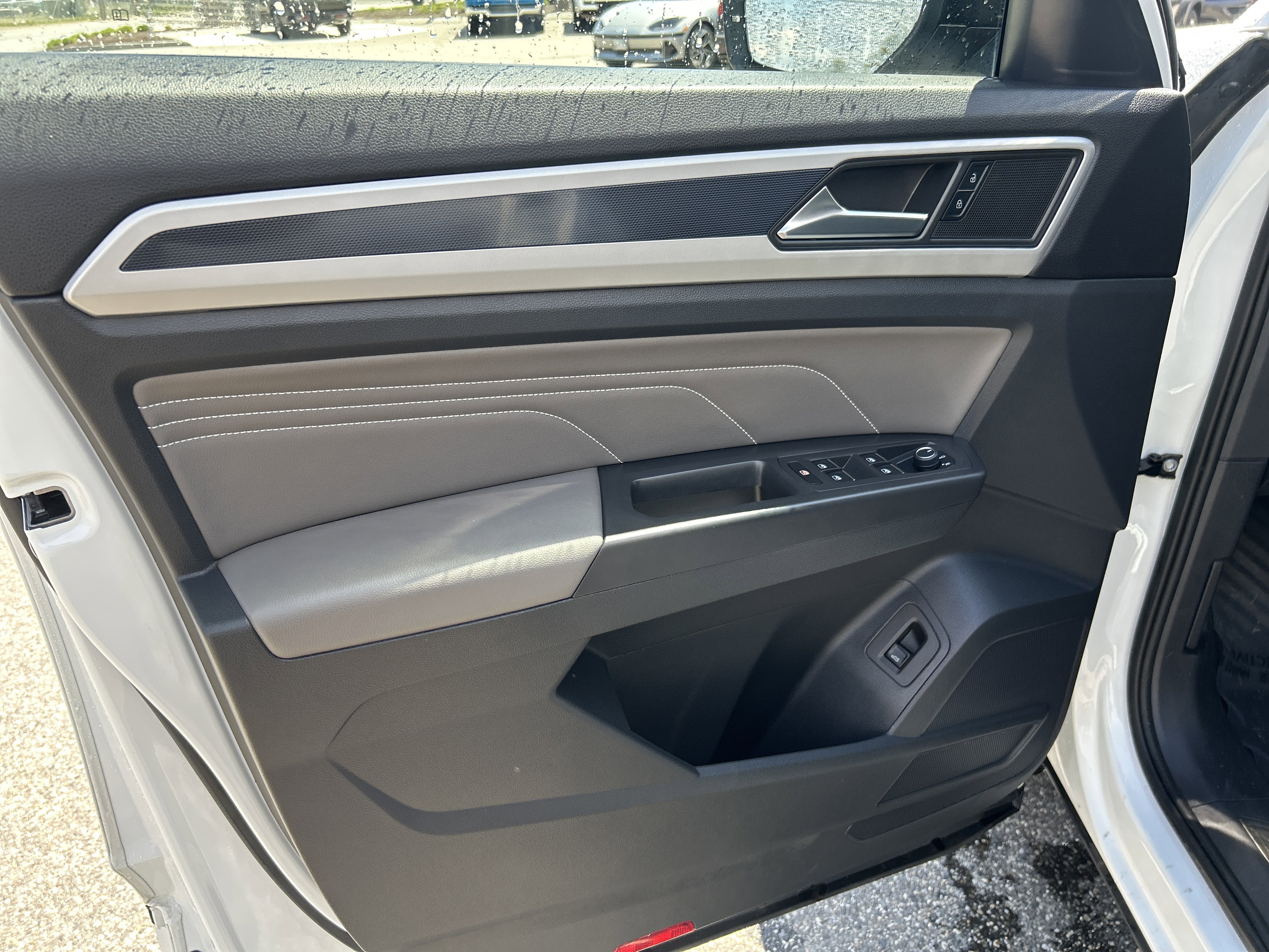 Used 2023 Volkswagen Atlas Cross Sport SEL R-Line AWD/4WD image 15