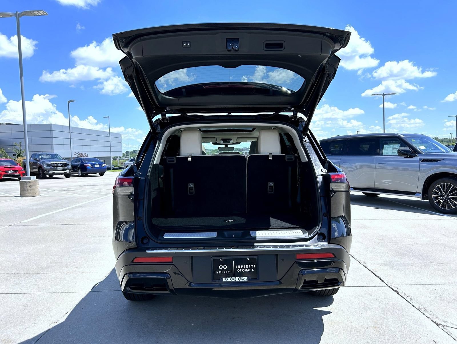Certified 2023 INFINITI QX60 Luxe w/ Cargo Package AWD/4WD image 23
