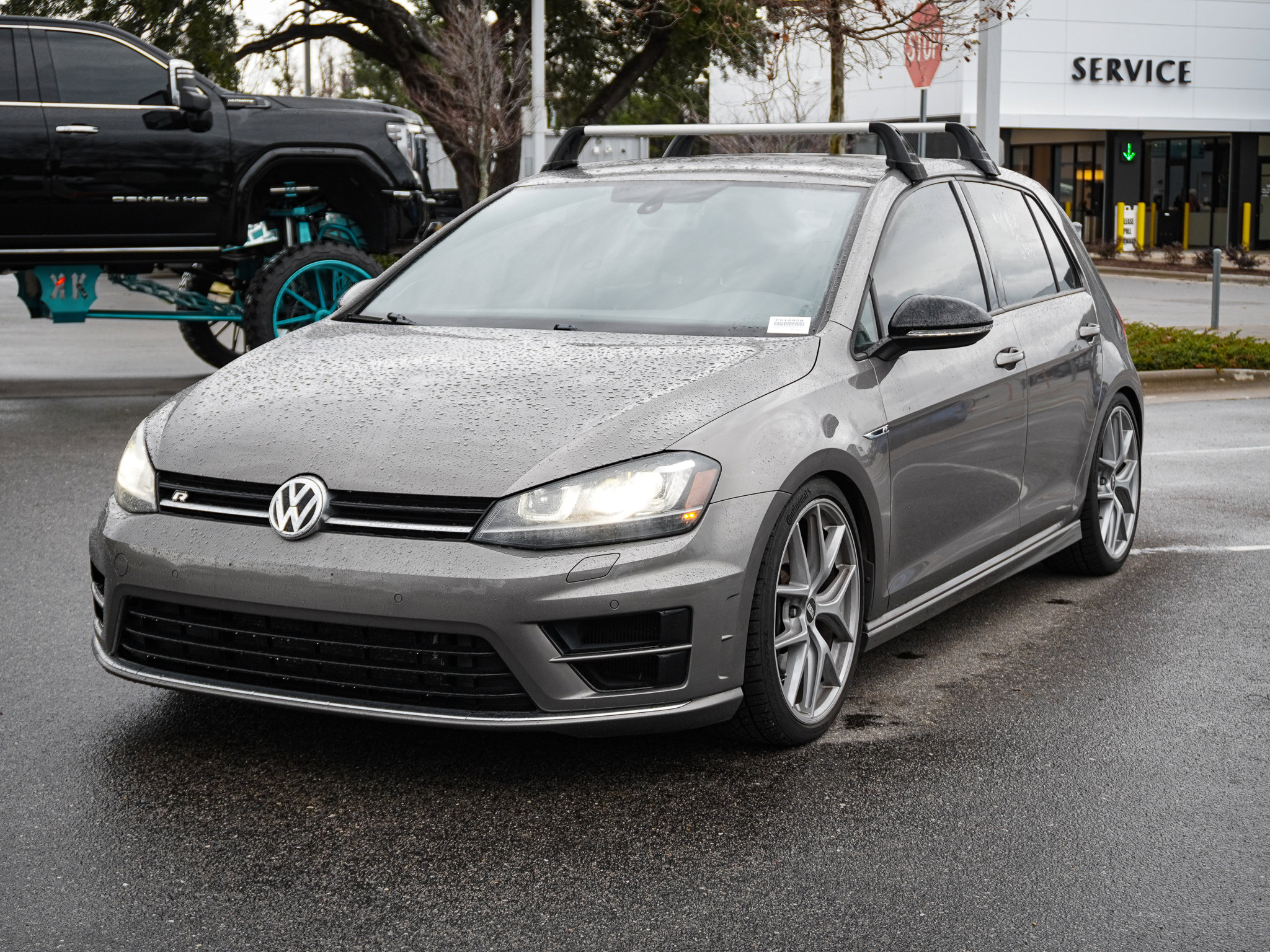 Used 2015 Volkswagen Golf R 4-Door image 5