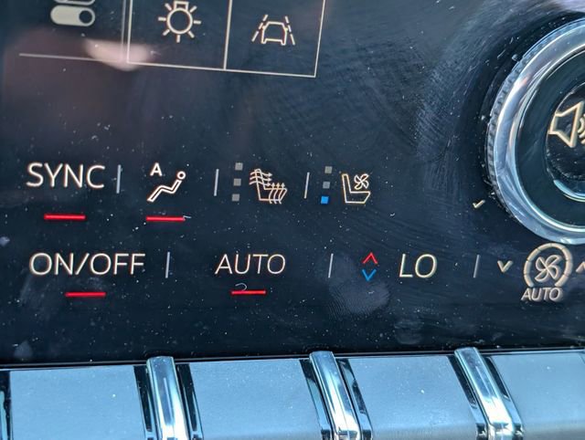 Used 2025 GMC Acadia Denali w/ Super Cruise Package image 15