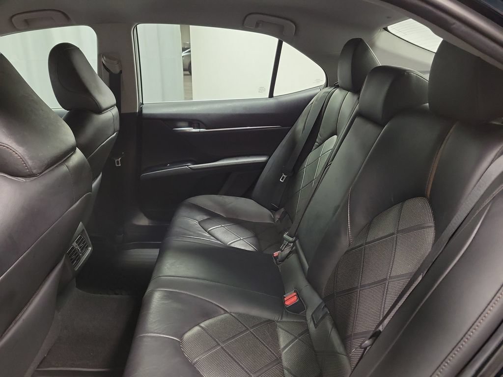 Used 2018 Toyota Camry XLE FWD image 30