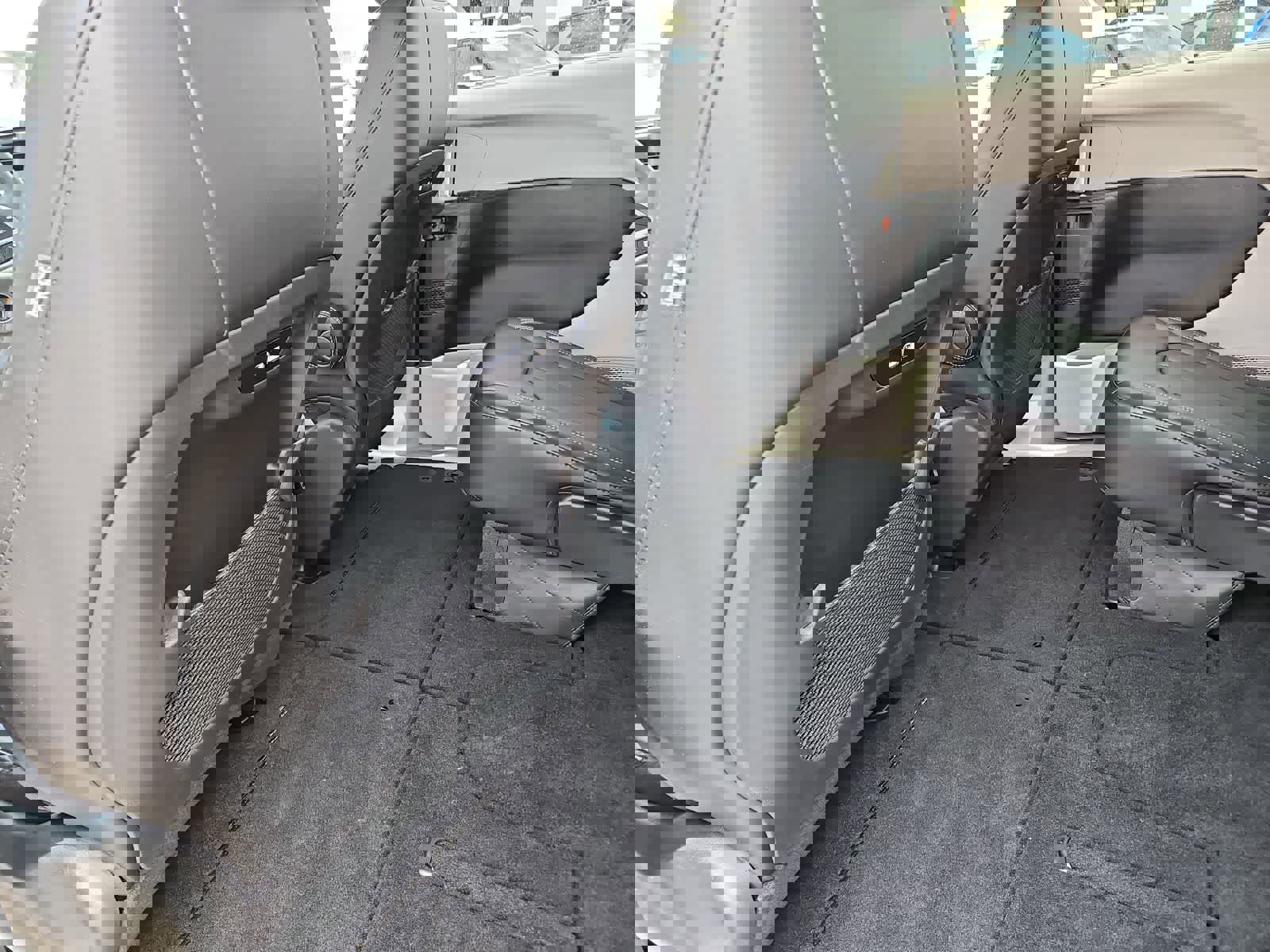 Used 2024 Chrysler Pacifica Touring-L image 19