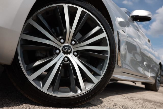 Used 2017 INFINITI Q60 2.0t w/ Premium Plus Package 2.0T RWD image 34