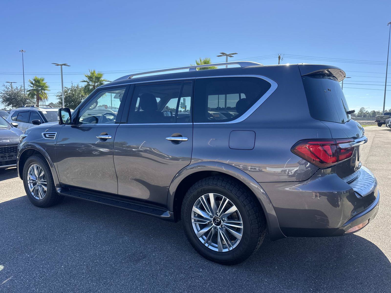 Certified 2024 INFINITI QX80 Luxe RWD image 7