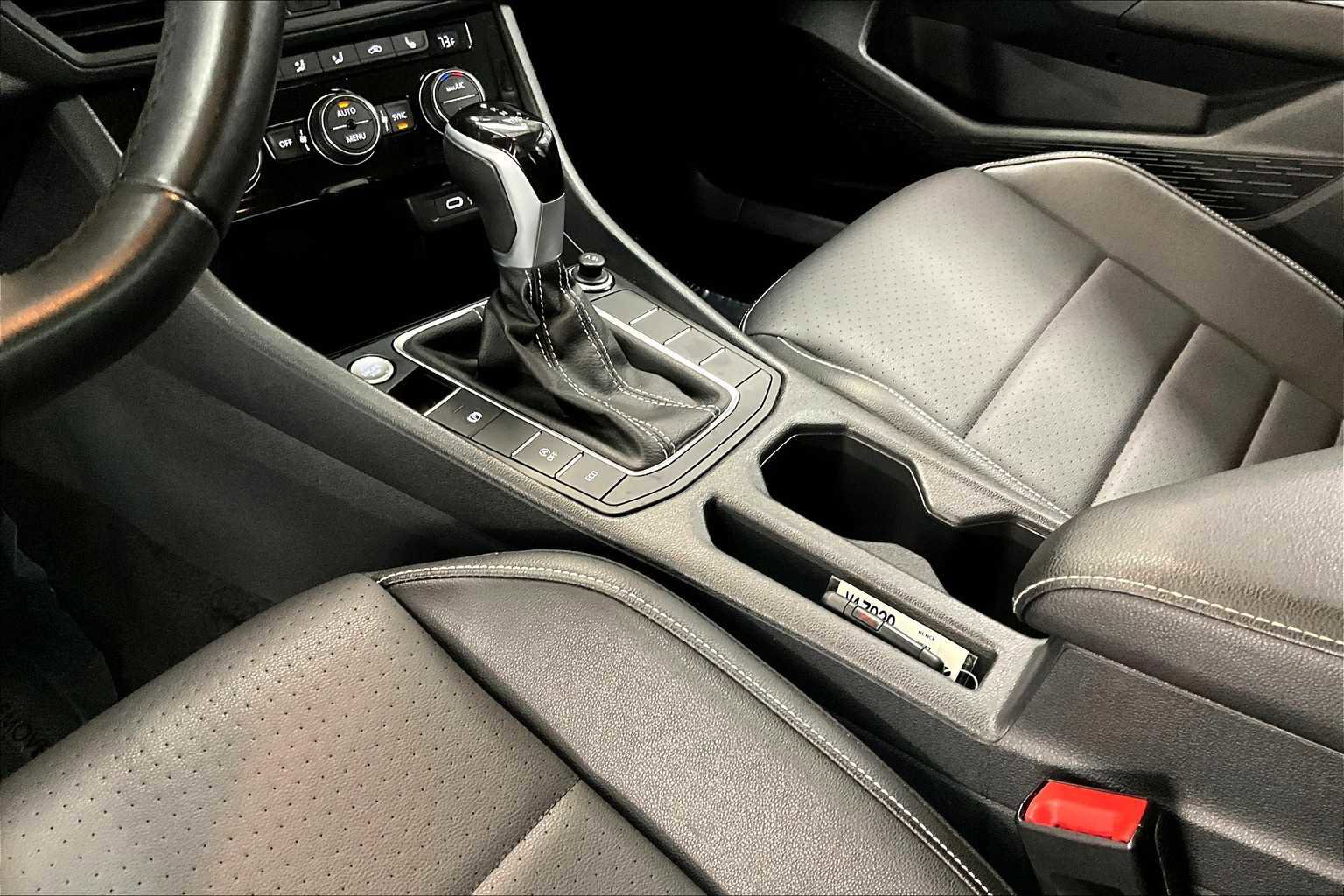 Used 2024 Volkswagen Jetta SE image 20