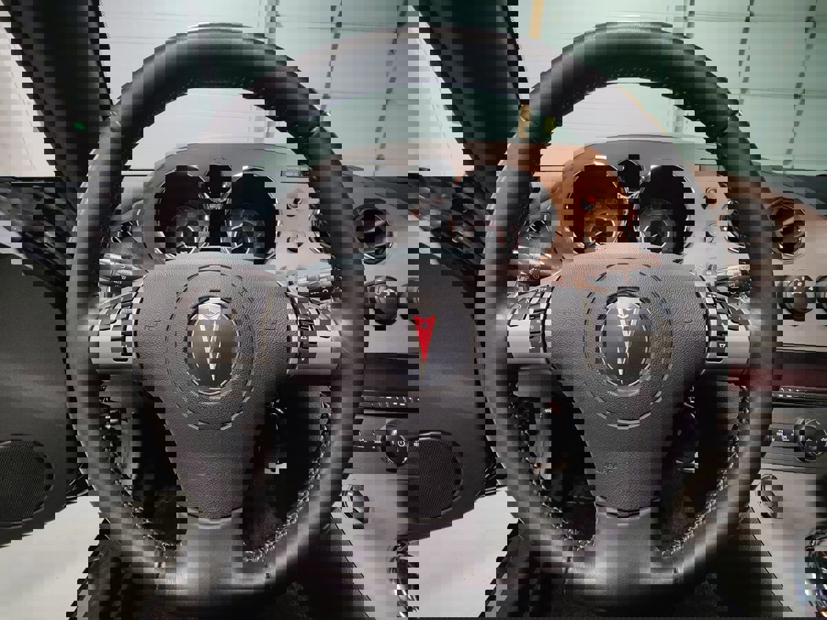 Used 2008 Pontiac Solstice GXP w/ Premium Package image 24