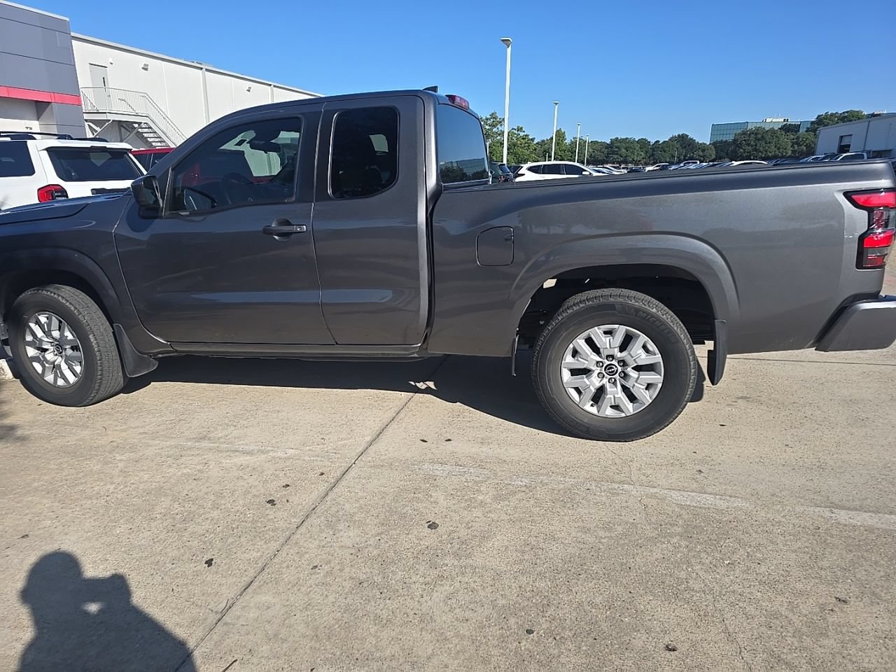 Used 2022 Nissan Frontier SV RWD image 7