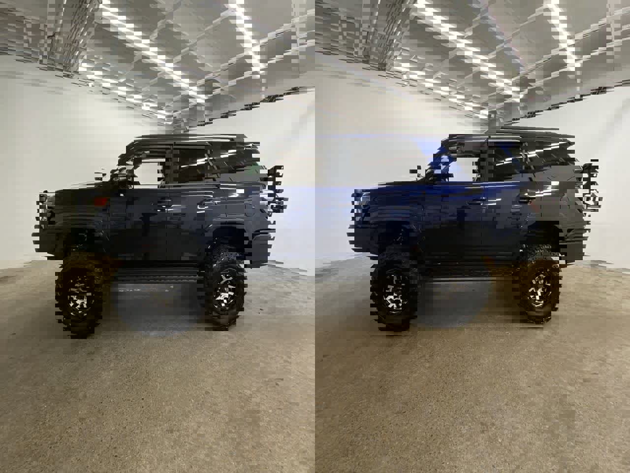 Used 2016 Toyota 4Runner SR5 Premium image 3