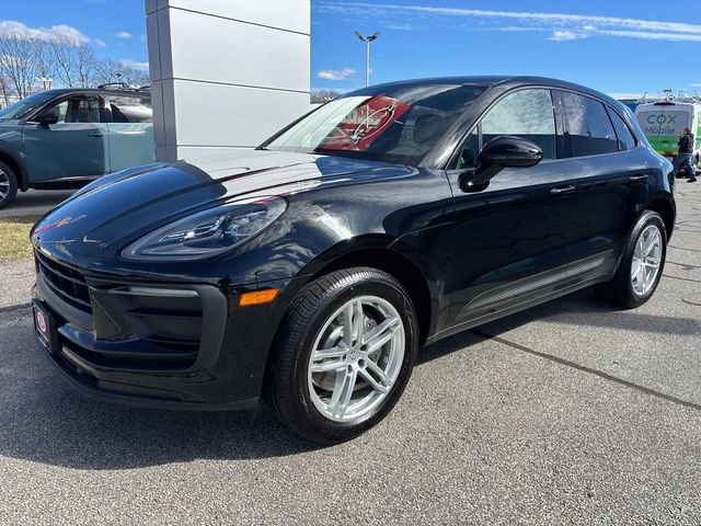 Used 2022 Porsche Macan Base image 1