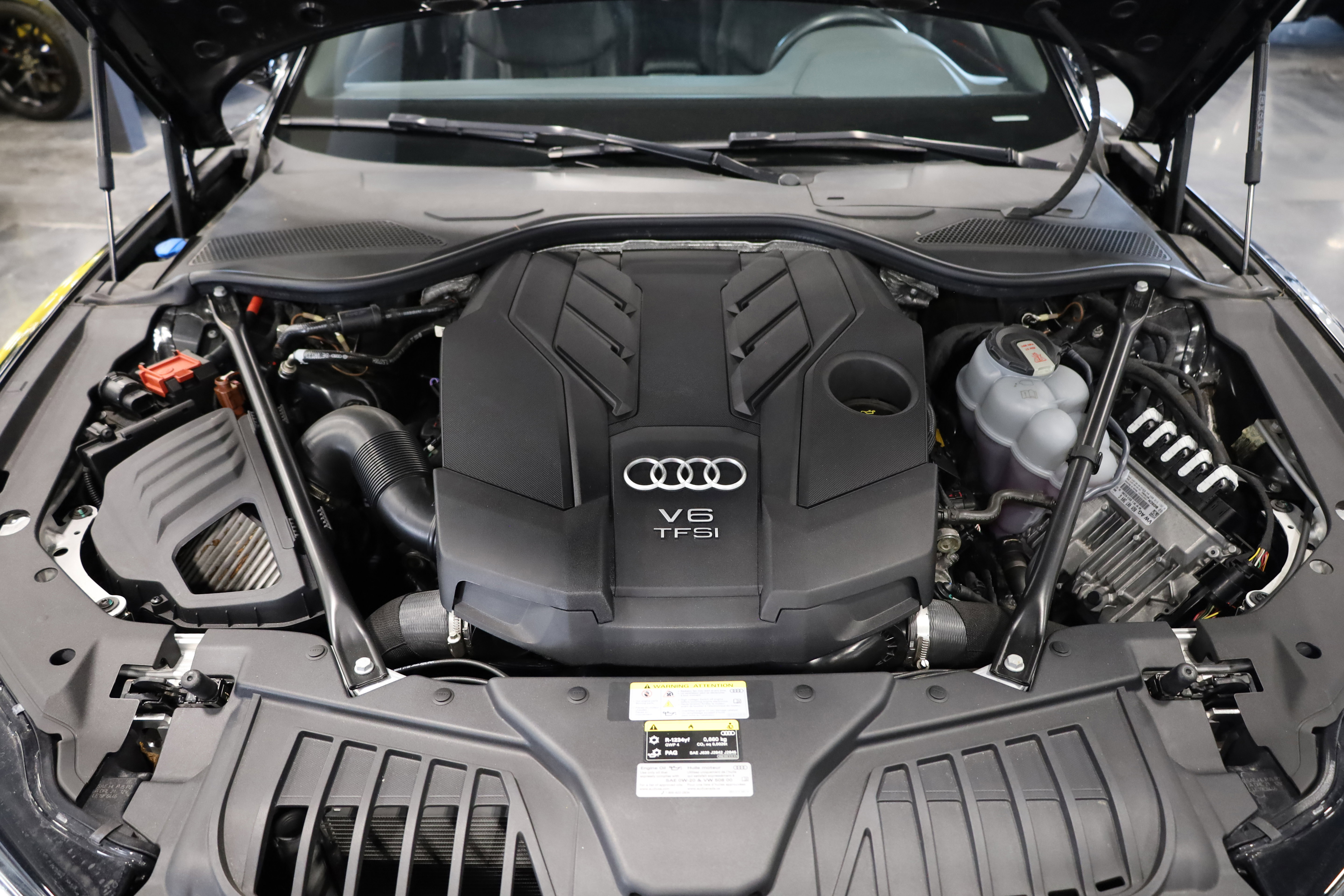 Used 2022 Audi A8 L 3.0T w/ Executive Package image 44