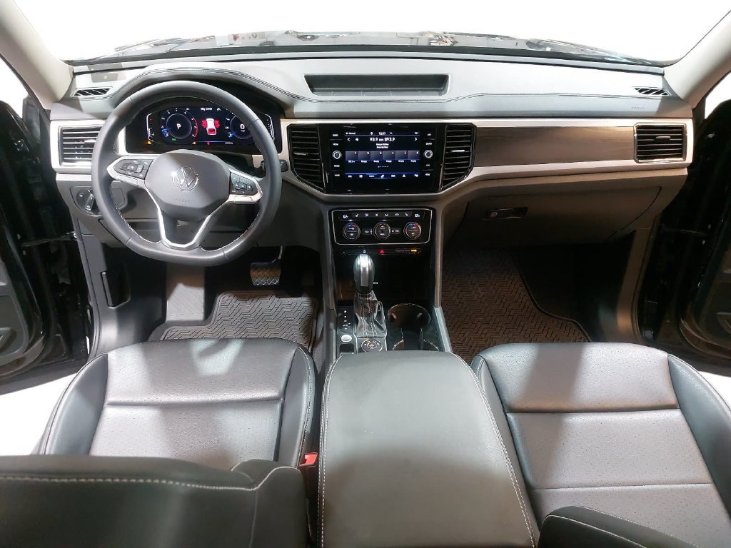 Used 2023 Volkswagen Atlas SE w/ Panoramic Sunroof Package AWD/4WD image 9