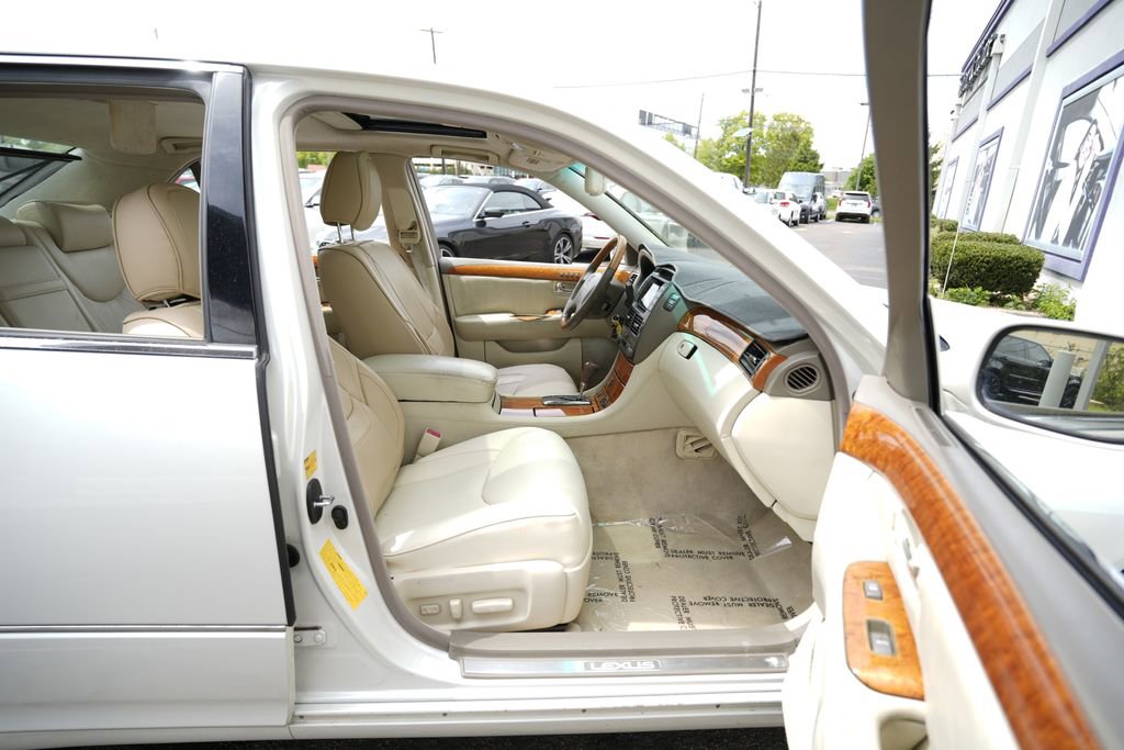 Used 2005 Lexus LS 430 RWD image 29