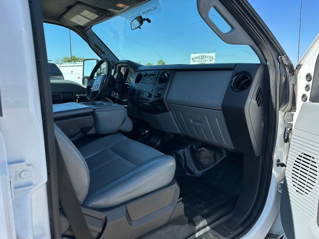 Used 2015 Ford F550 4x4 Crew Cab Super Duty w/ Power Equipment Group image 14