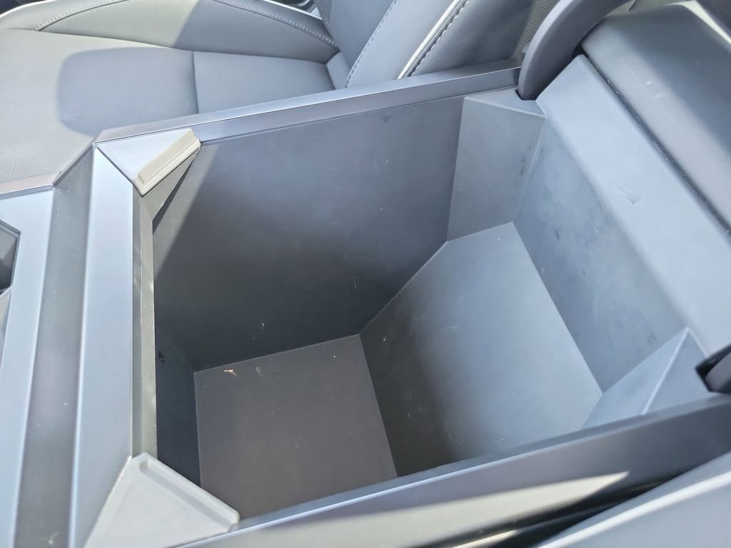 Used 2025 Tesla Cybertruck AWD Crew Cab image 15