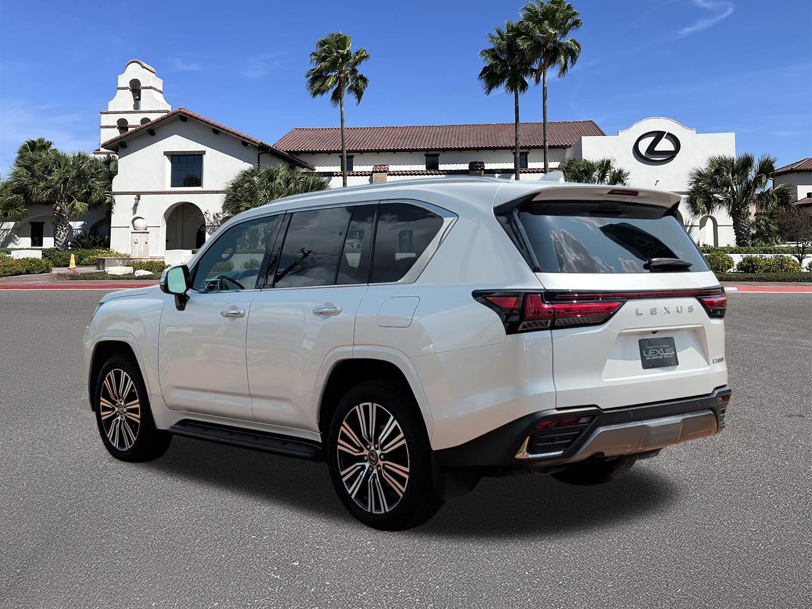 Certified 2026 Lexus LX 600 4WD w/ Accessory Package (Z1) image 4