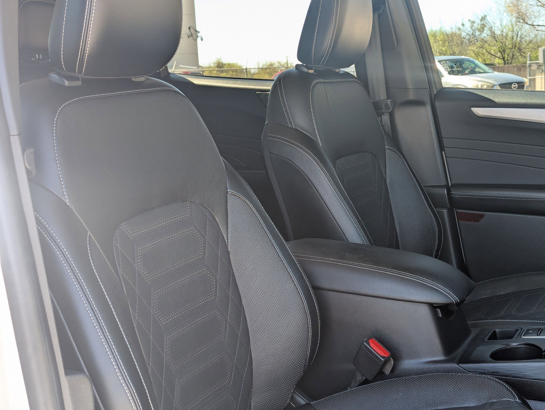 Used 2023 Ford Escape Platinum w/ Premium Technology Package image 30