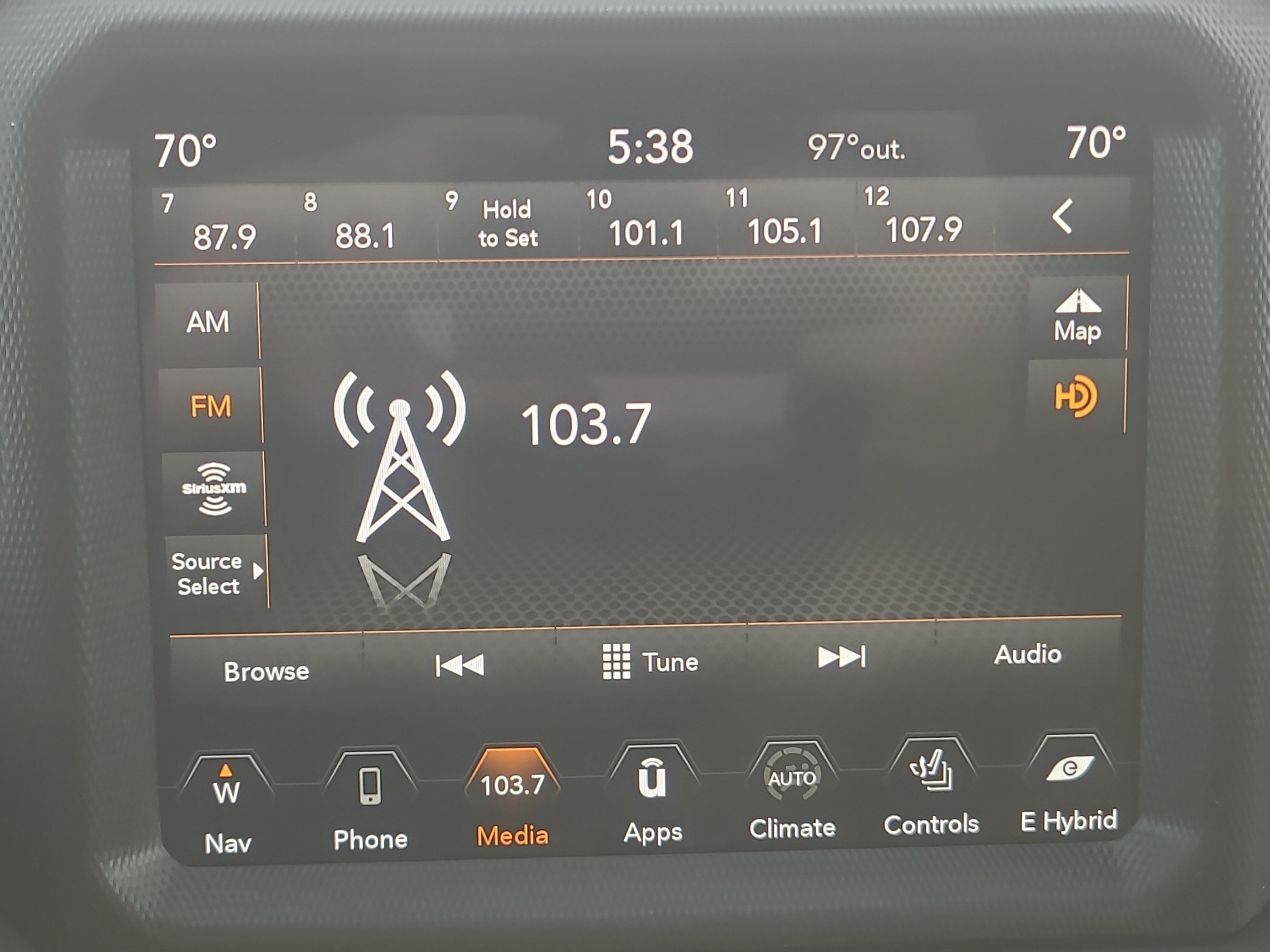 Used 2023 Jeep Wrangler Unlimited Sahara w/ Cold Weather Group AWD/4WD image 26