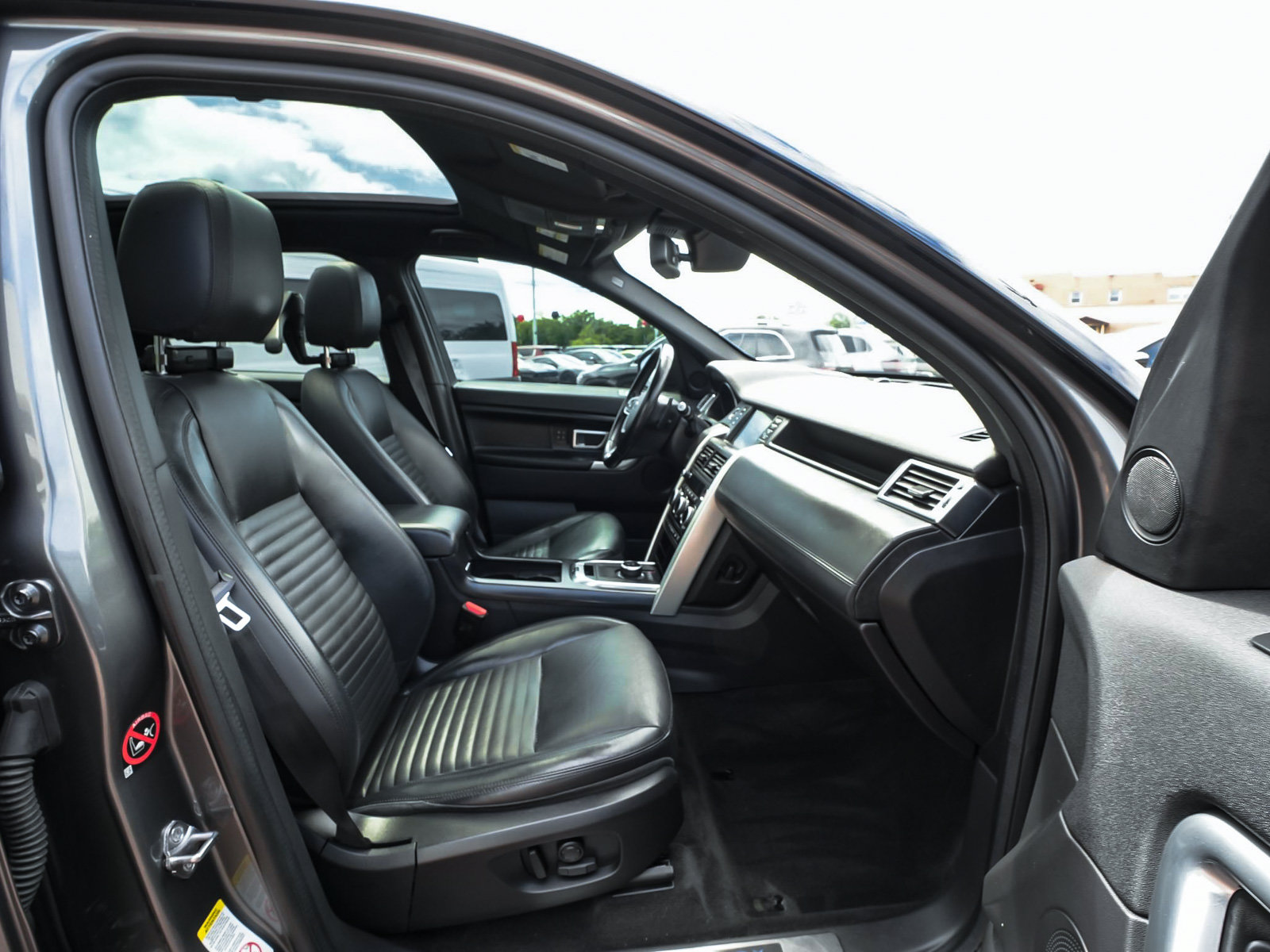 Used 2019 Land Rover Discovery Sport HSE Luxury AWD/4WD image 42