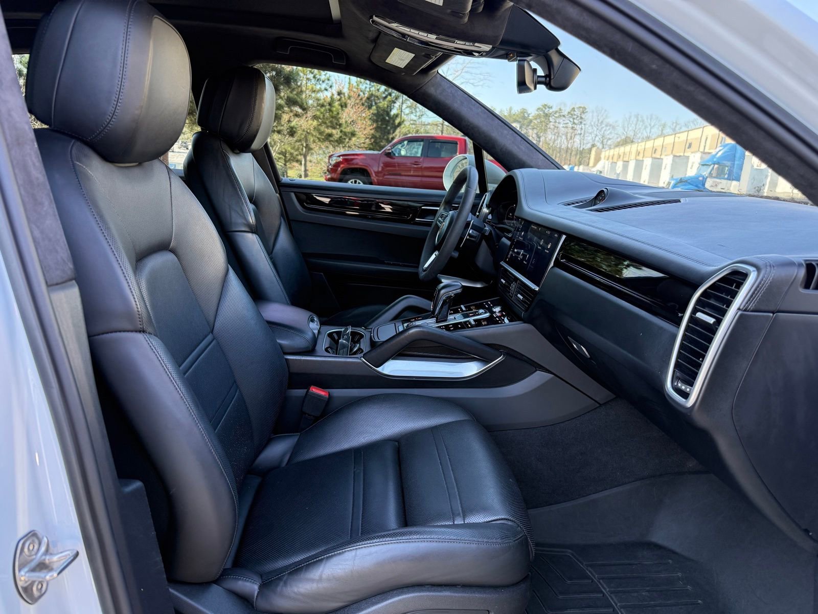 Used 2019 Porsche Cayenne Turbo image 34