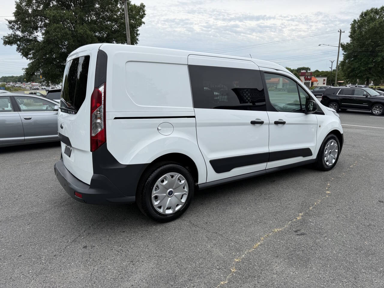 Used 2017 Ford Transit Connect XL FWD image 5
