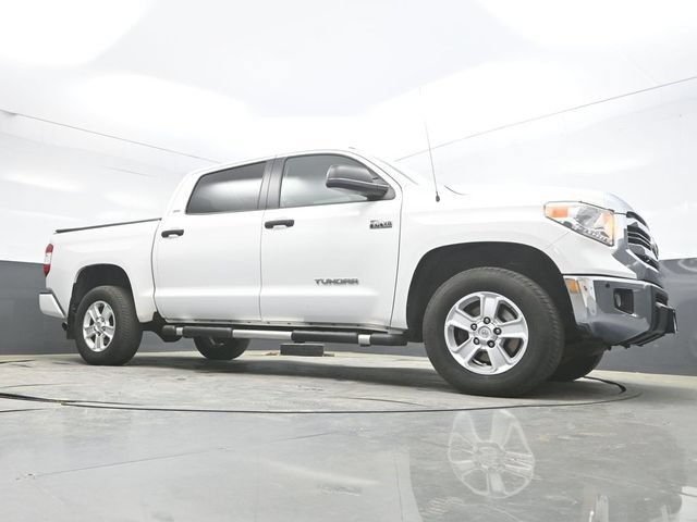Used 2017 Toyota Tundra SR5 w/ SR5 Upgrade Package AWD/4WD image 34
