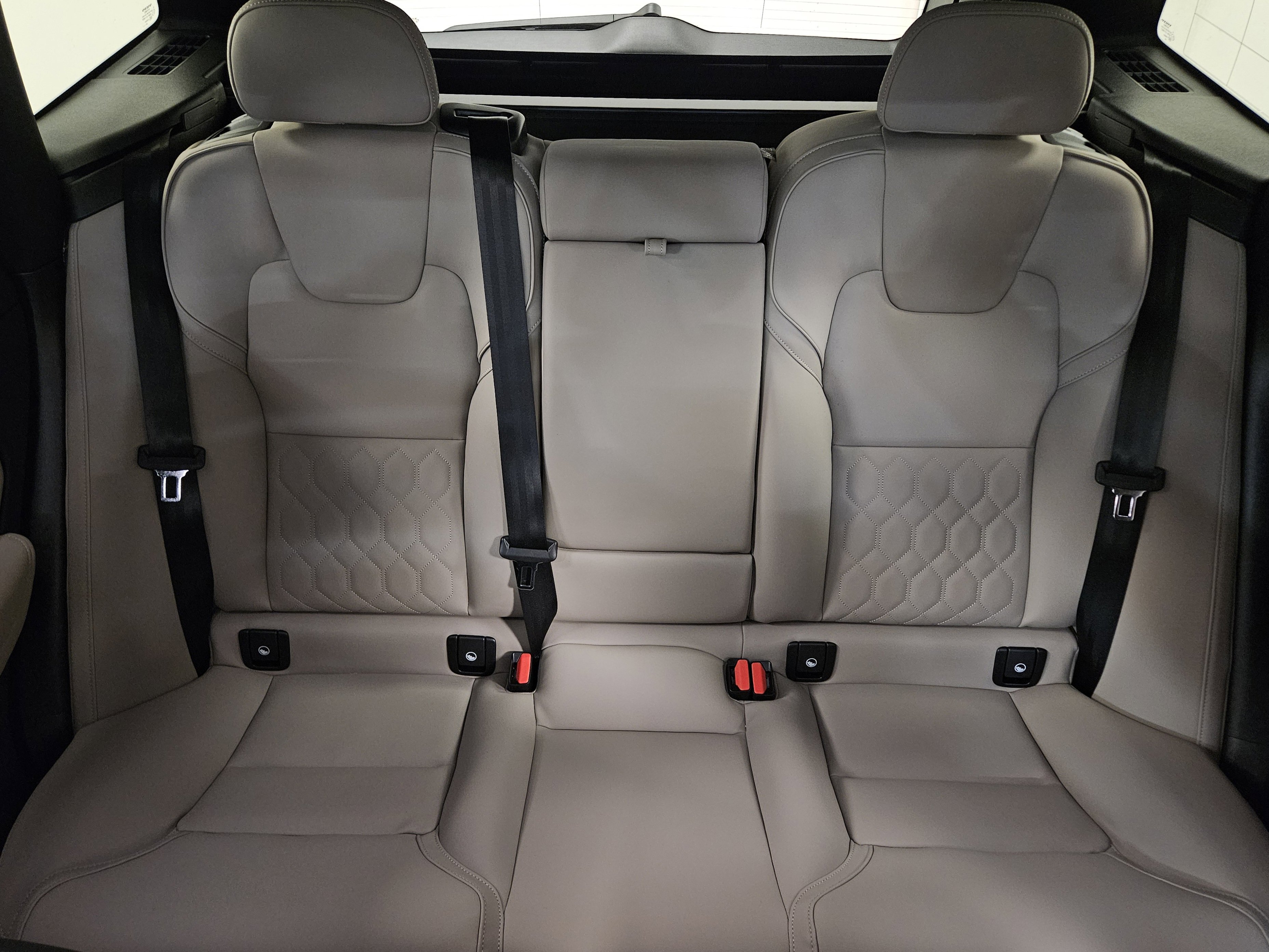 New 2026 Volvo XC60 B5 Plus w/ Climate Package image 40