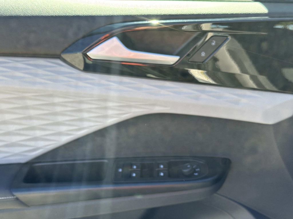 Used 2024 Volkswagen Taos S image 19