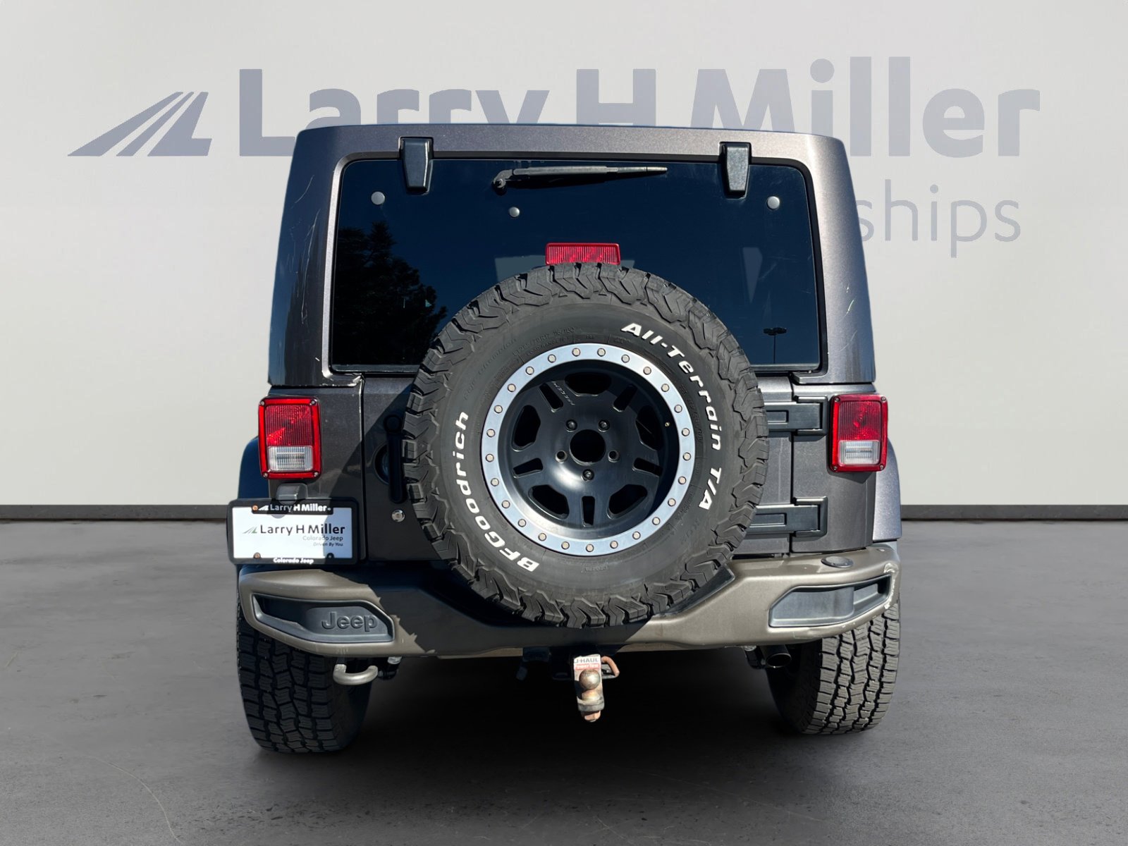Used 2016 Jeep Wrangler Unlimited Sahara image 4
