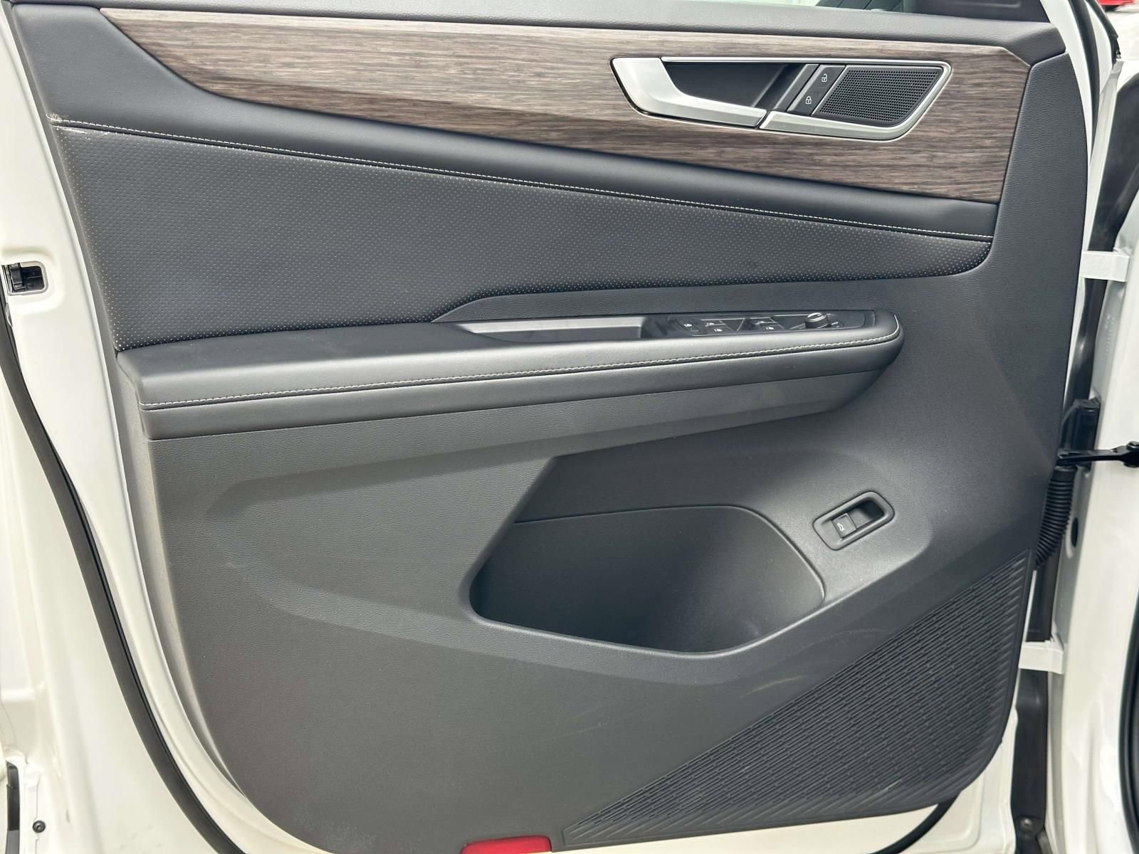 Certified 2024 Volkswagen Atlas SEL image 16