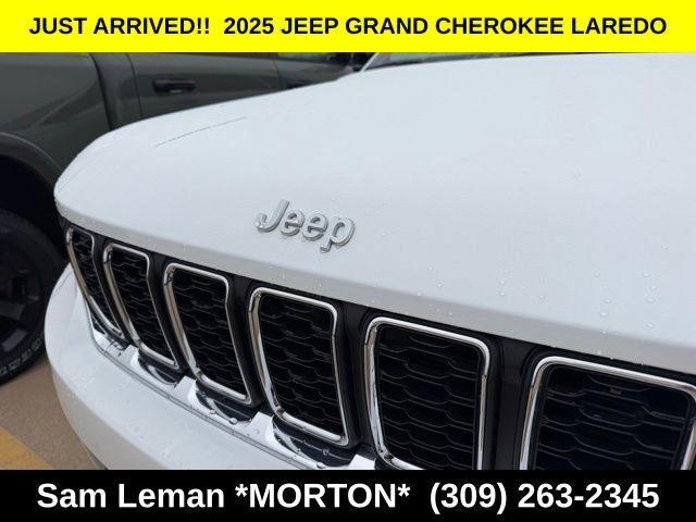 New 2025 Jeep Grand Cherokee Laredo w/ Luxury Tech Group I image 3