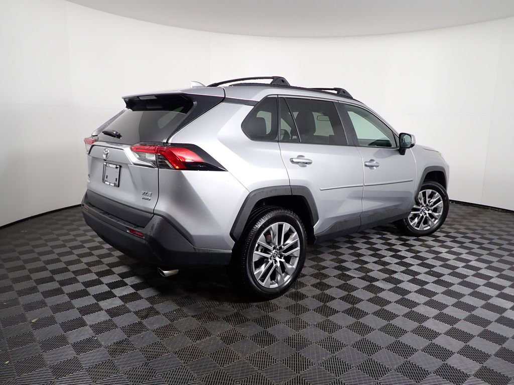Used 2023 Toyota RAV4 XLE Premium image 21